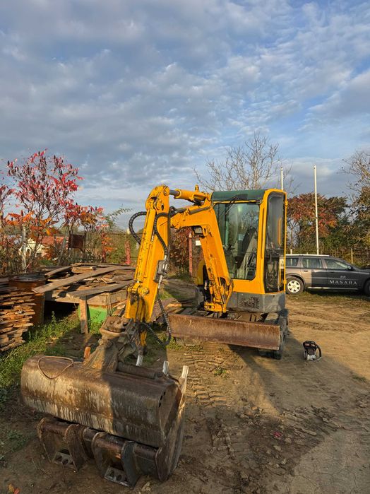 Miniexcavator Yanmar VIO30 – 3 cupe incluse,  picon Vistarini VHX 90S