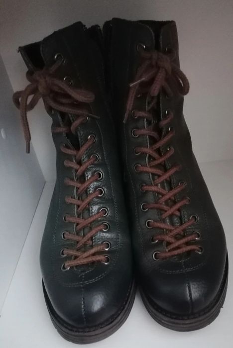 Bocanci piele mărimea 36 cu interior de 23 cm
