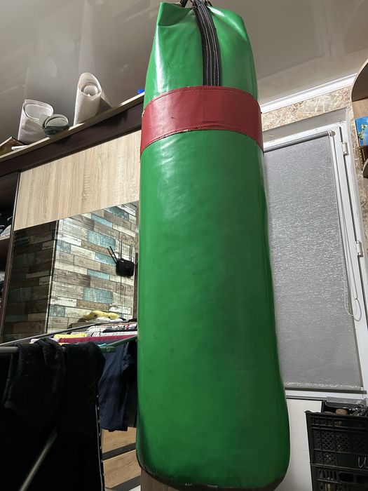 Продам грушу боксерскую