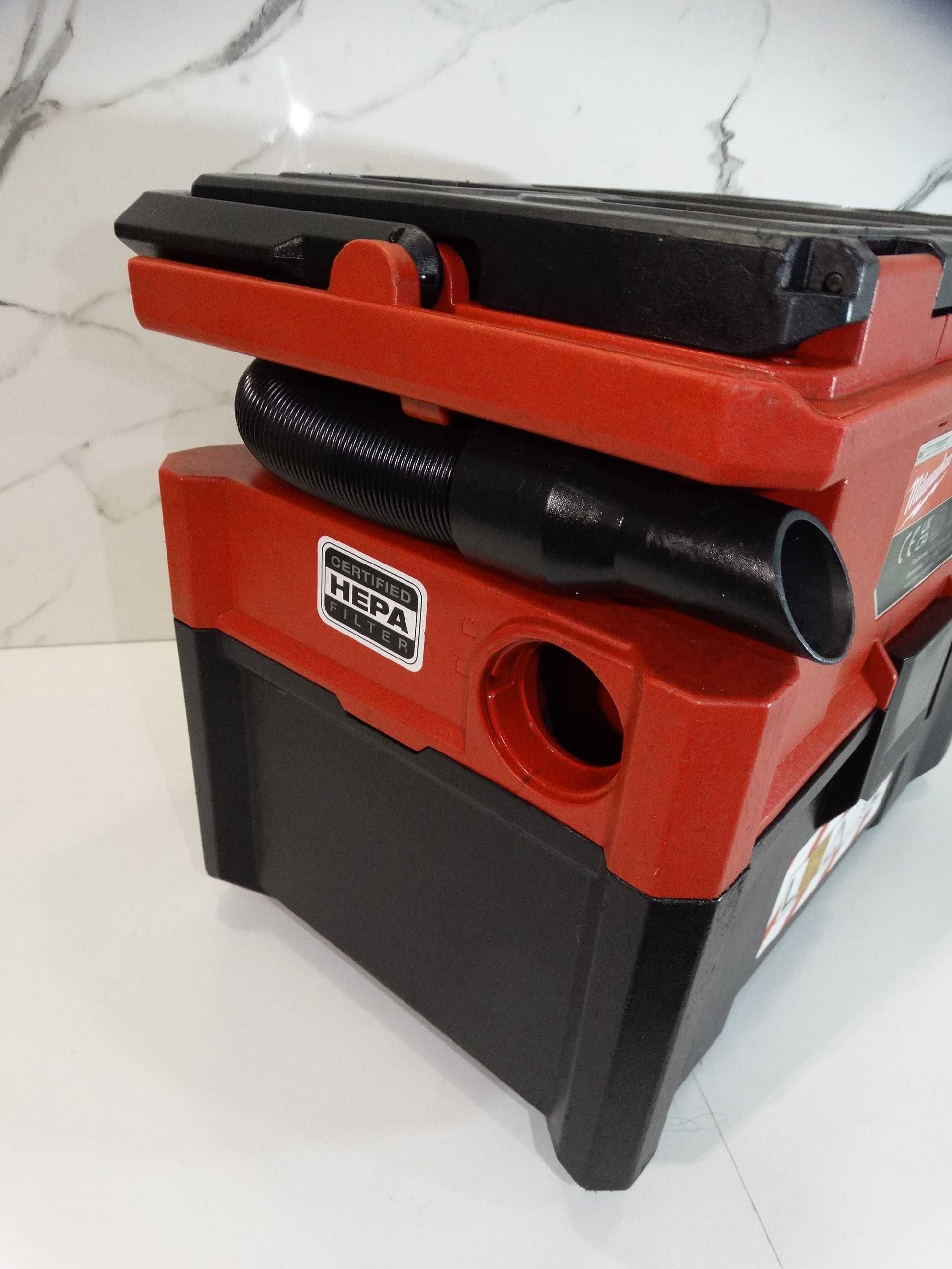 Milwaukee M18 FPOVCL PACKOUT - Акумулаторна прахосмукачка