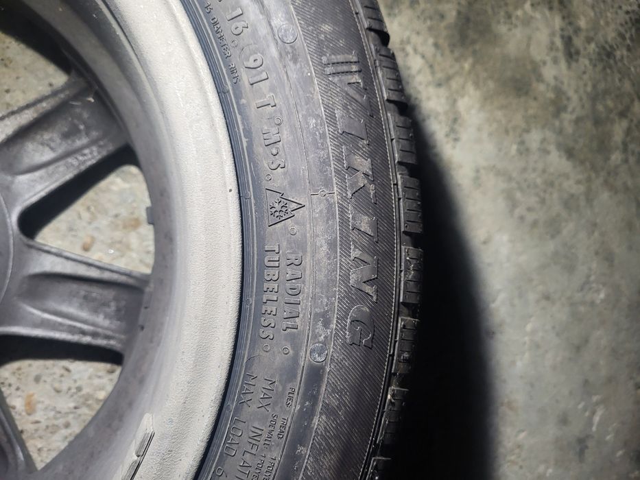 Jante cu cauciucuri noi de iarna Bmw