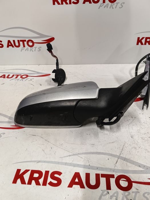 Дясно огледало за Audi A3 8P 2004 / Ауди А3 8П 2004г
