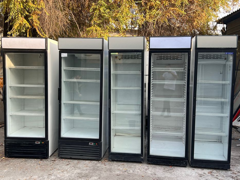 Срочно продам витринные хололильники