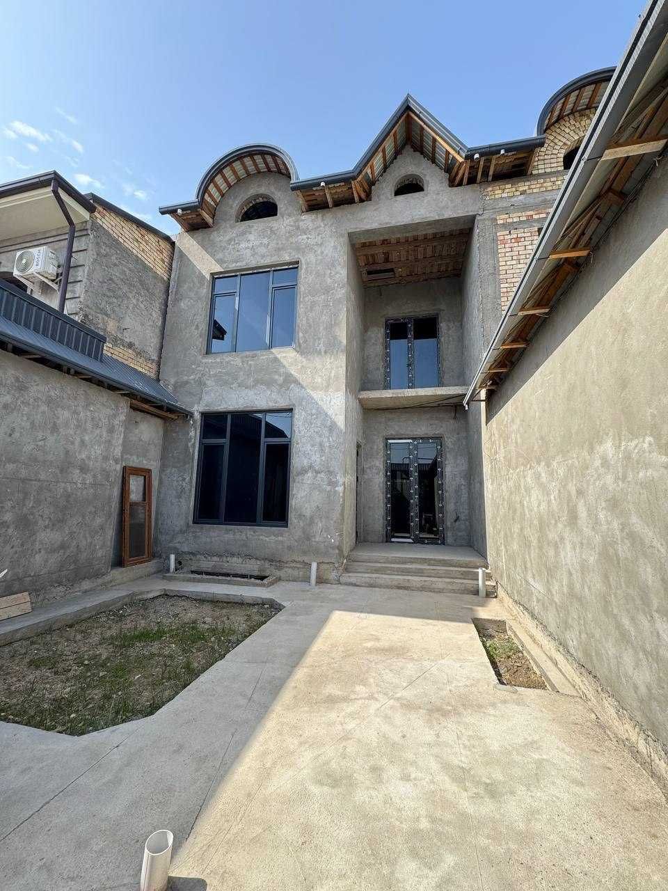 Евродом, ор. Зинит, улица Тикланиш, 2 сот. 320 м2, коробка. 179 000$