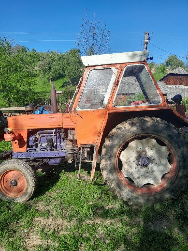 Vând tractor u 650