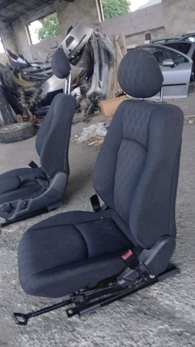 Vând scaune Mercedes C Class W203