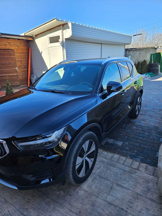 Volvo XC40 plug-in хибрид