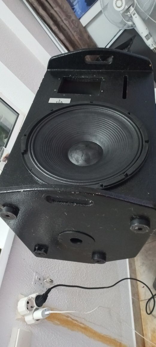 Difuzoare 400W bass și inalte