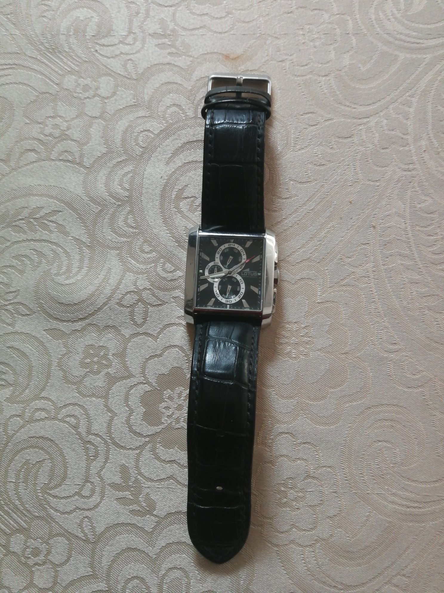 Часовник Lotus Model 15698