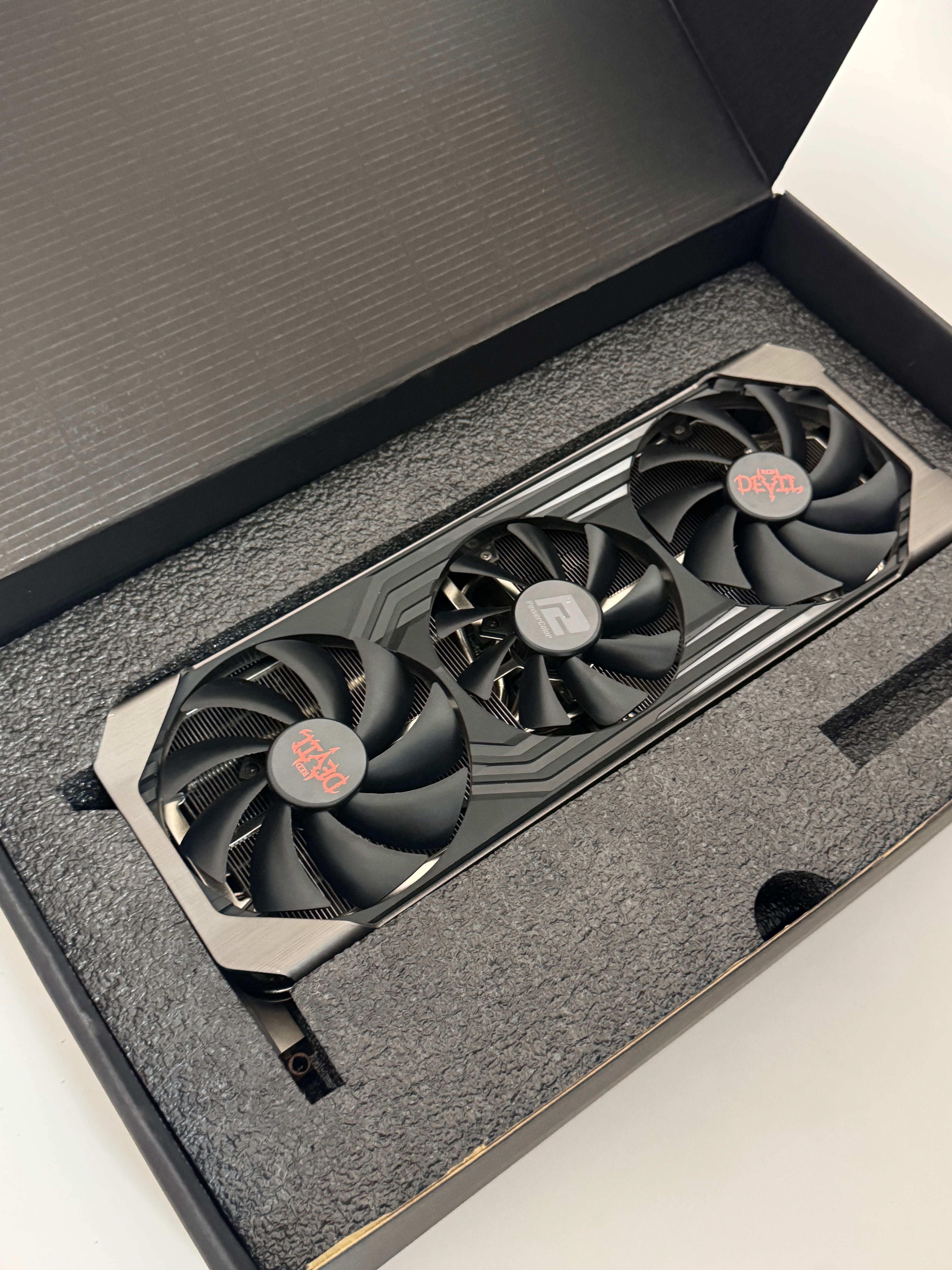 видео карта PowerColor Red Devil RX 6800 XT