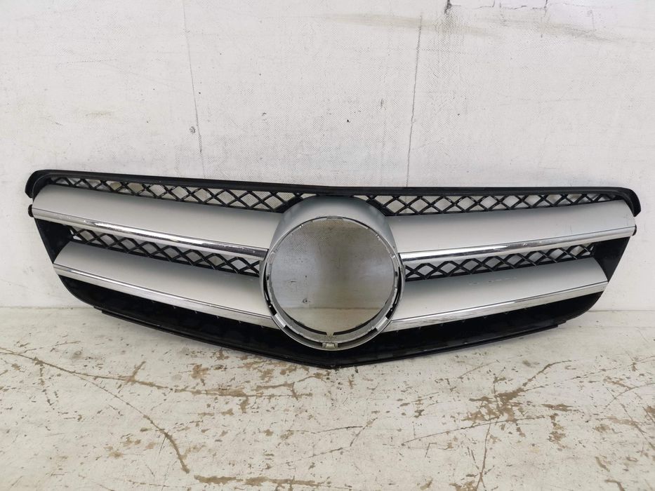 Радиаторна решетка Мерцедес-Бенц Ц-Клас / Mercedes-Benz C-Class W204/S