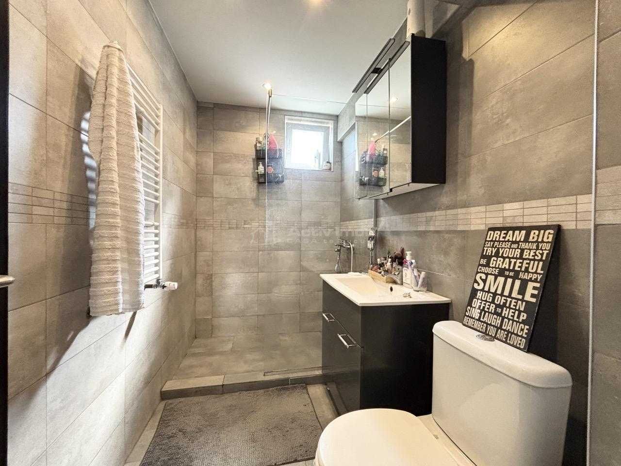 Apartament cu 2 camere etajul 2 – lângă Spitalul Județean