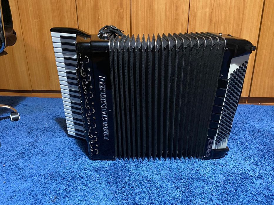 Acordeon Crucianelli Clinkscale 2  + 2   Muzică Binch Italia