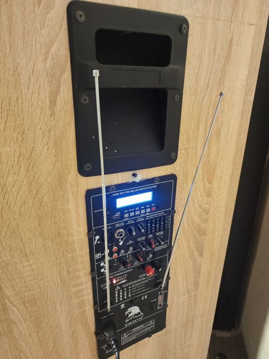 Продавам огромна безжична кареоке колона 700W