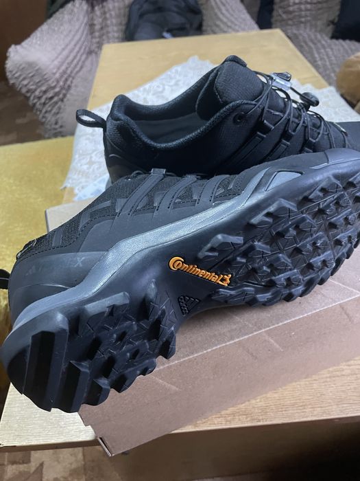 Продавам маратонки