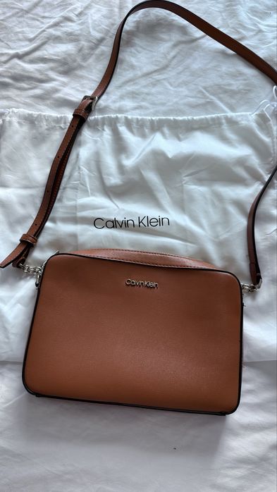 Оригинална чанта Calvin Klein