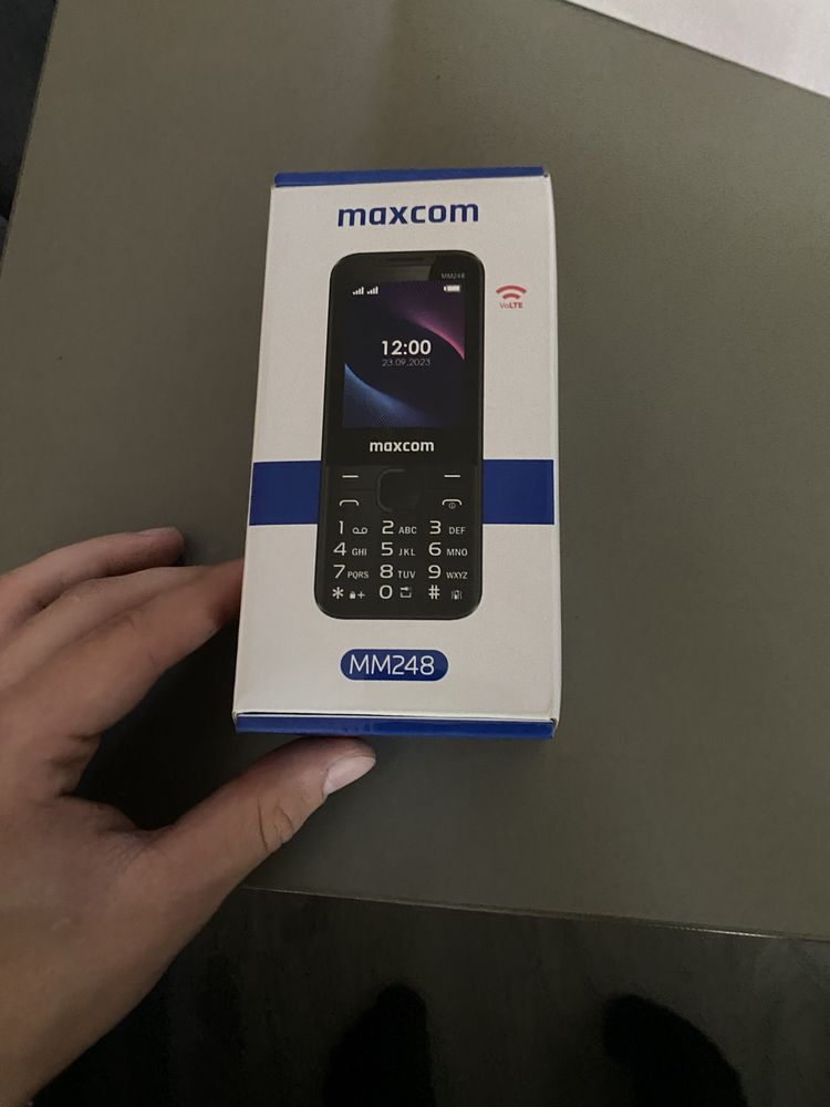 Vand doua telefoane maxcom