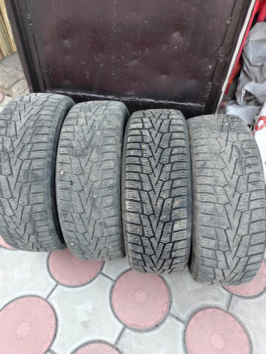 Продам зимние шины шипованные