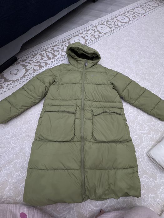 Продам теплую куртку для девочек 10-12лет