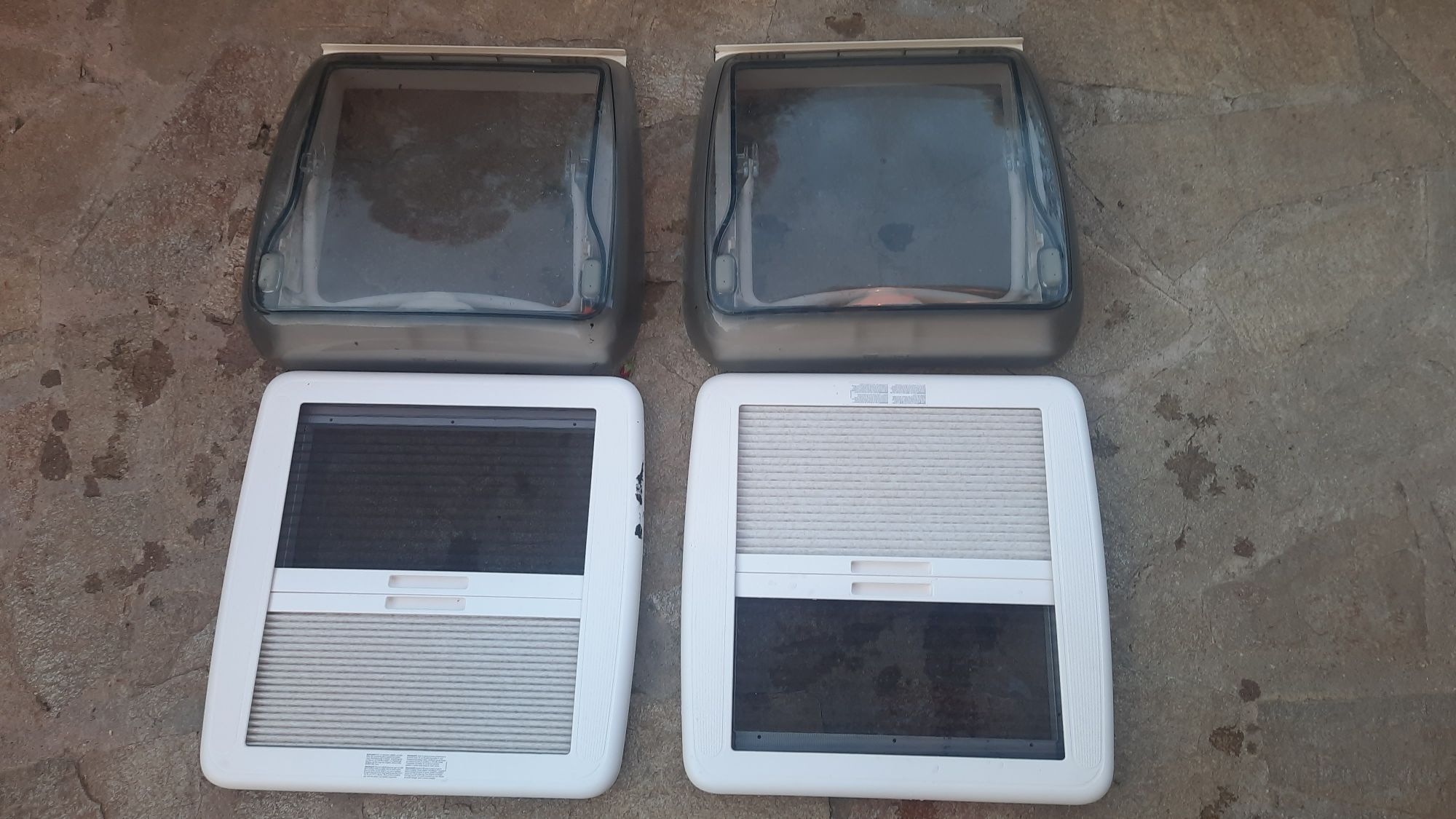 Покривен люк Dometic Mini Heki