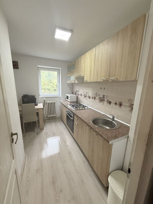 Vand apartament cu 3 camere