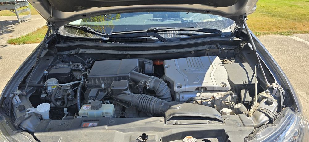 Vand Mitsubishi Outlander PHEV dotari FULL Model InStyle PLUS