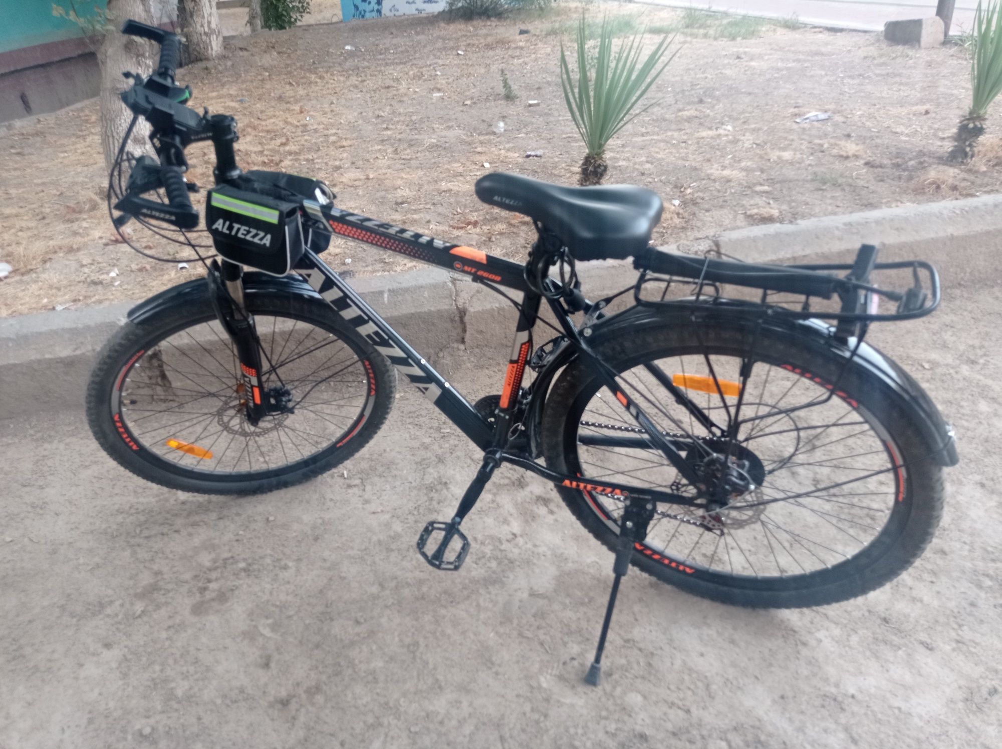 Velosiped ALTEZZA sotiladi.