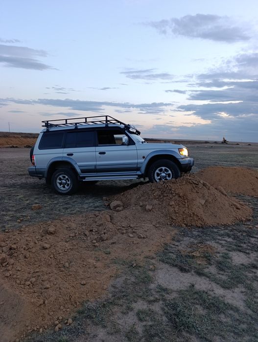 Автомобиль Паджеро 2