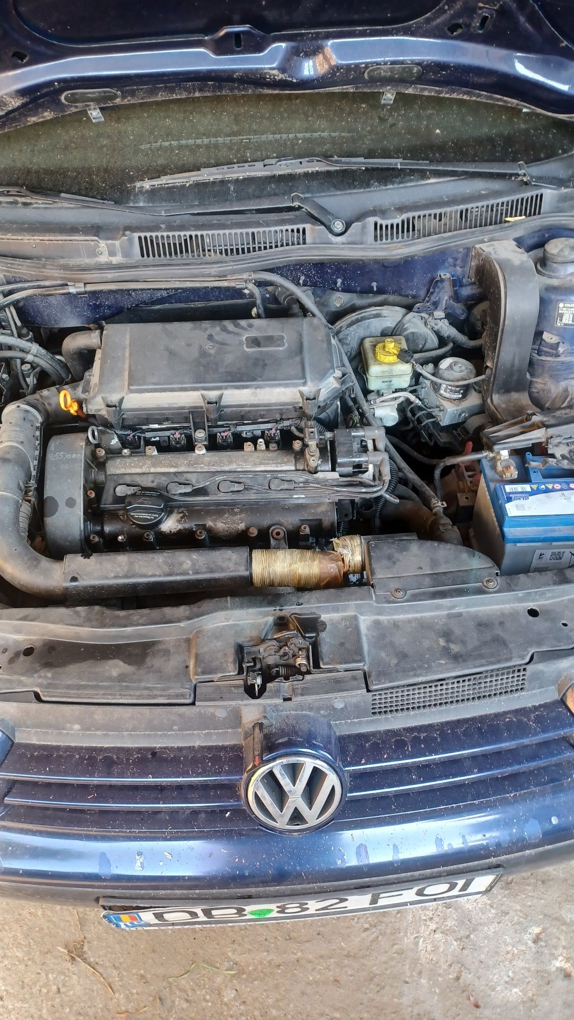 vând sau dezmembrez,w golf 4- 1400cm -2002