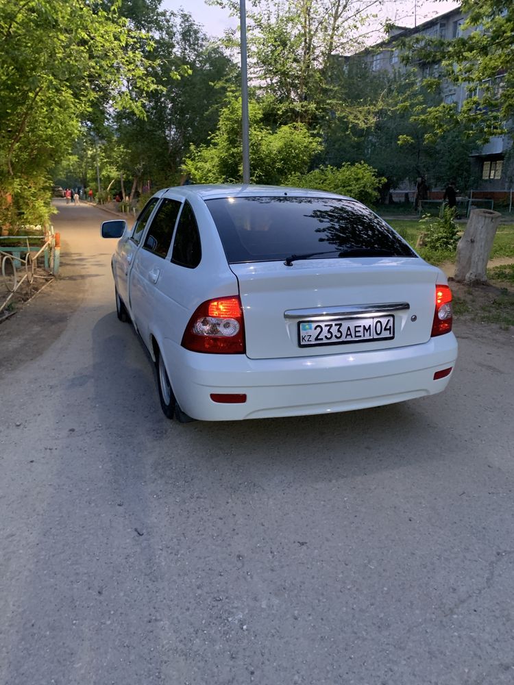 Продам задний бампер и фары приора 1