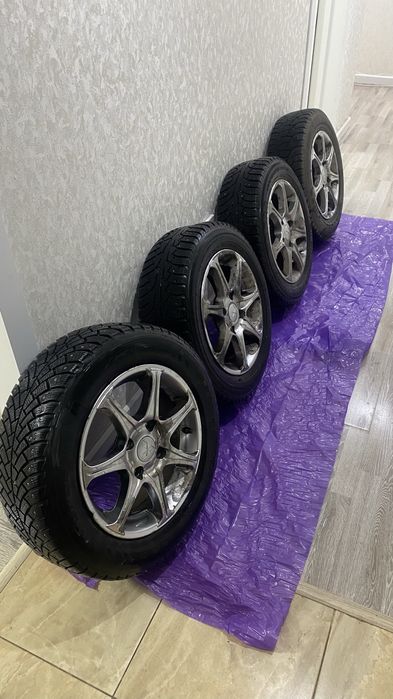 Шины Б,у щипованные на титановых дисках