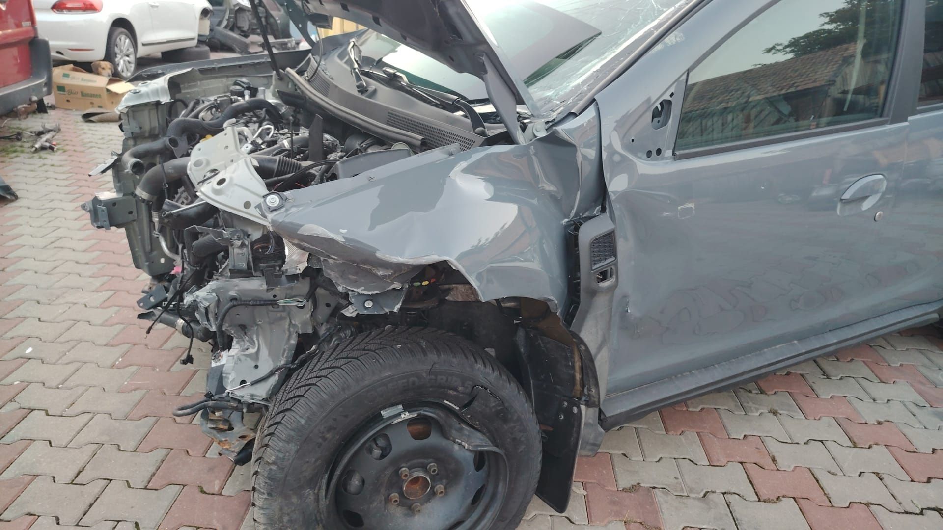 Dacia Duster avariat  fata an 2023 1.3 TCE automat import