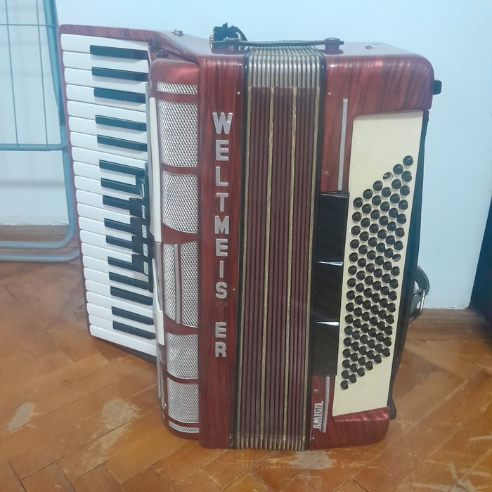 Vind acordeon Weltmeister 96 de basi