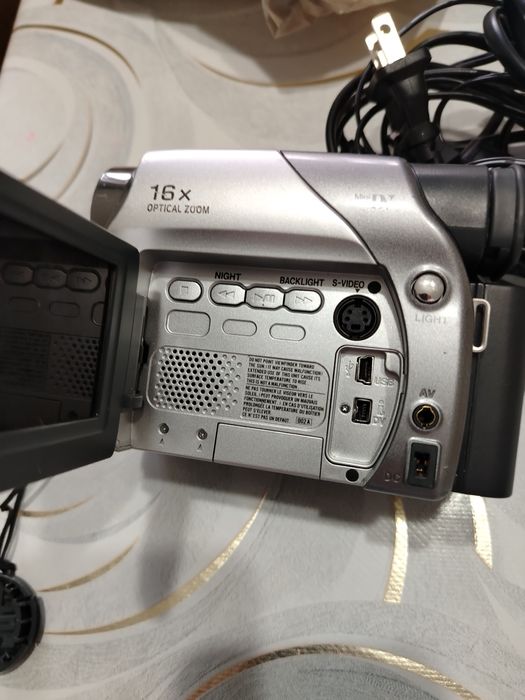 Продам видеокамеру марки JVC япония