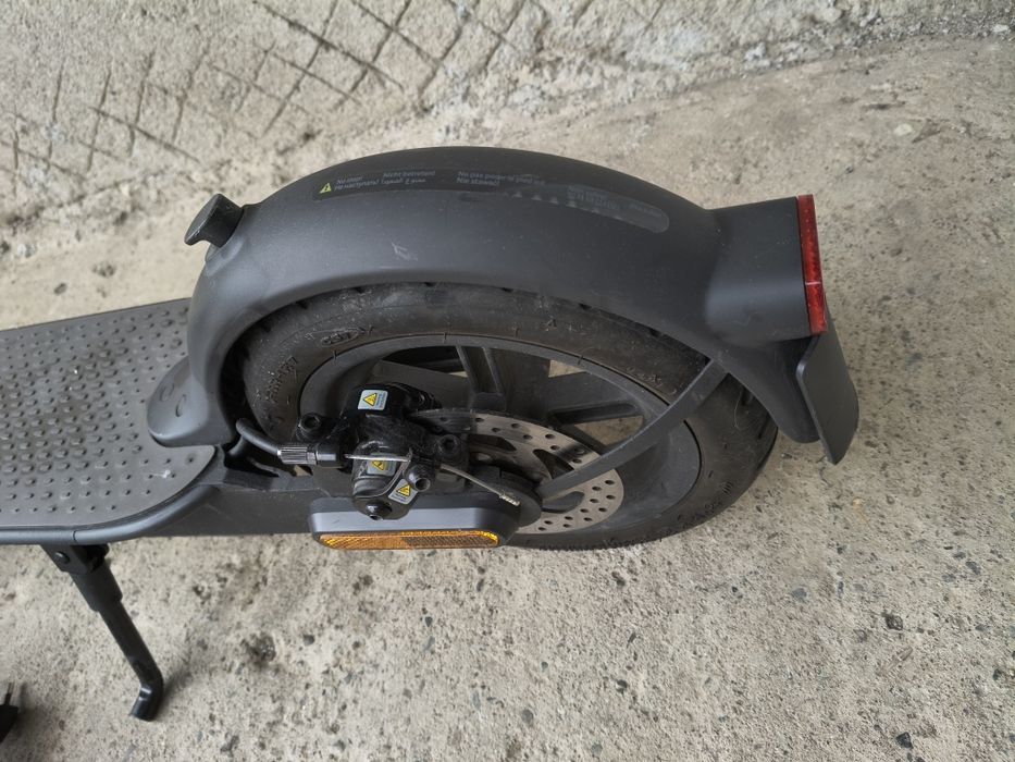 Vând trotinetă electrica Mi Electric Scooter Pro2