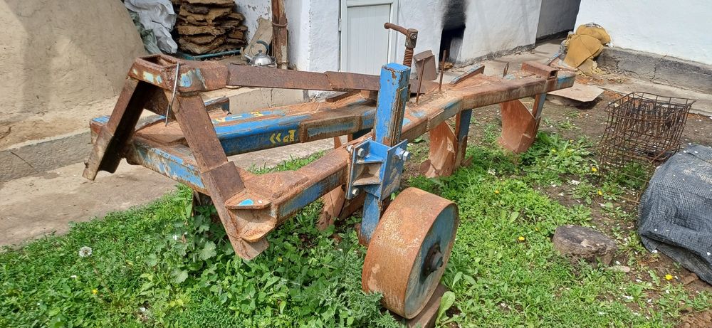 Продам плуг четырехкорпусной