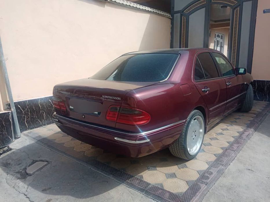 Mercedes-Benz W210 e55