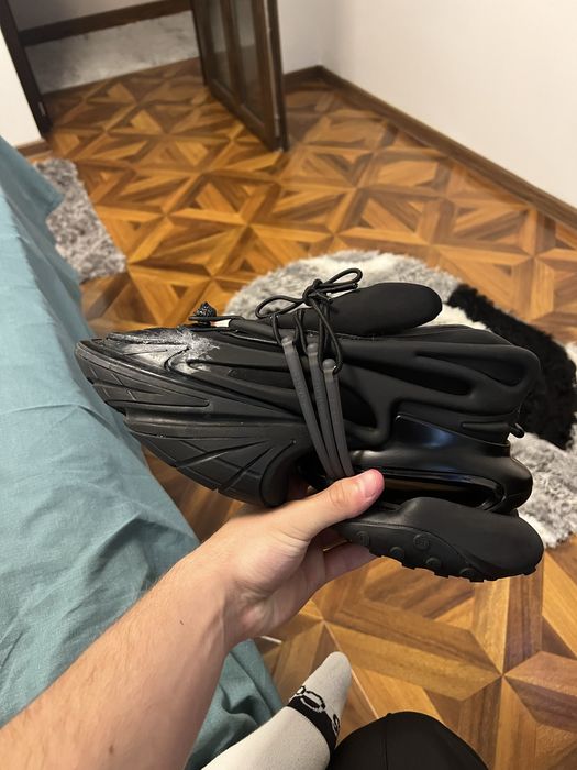 Balmain unicorn defecti