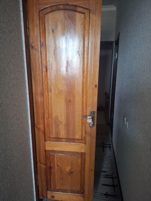 Продаются двери.