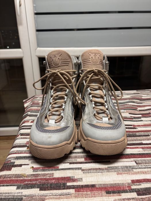 Спортни боти Pinko