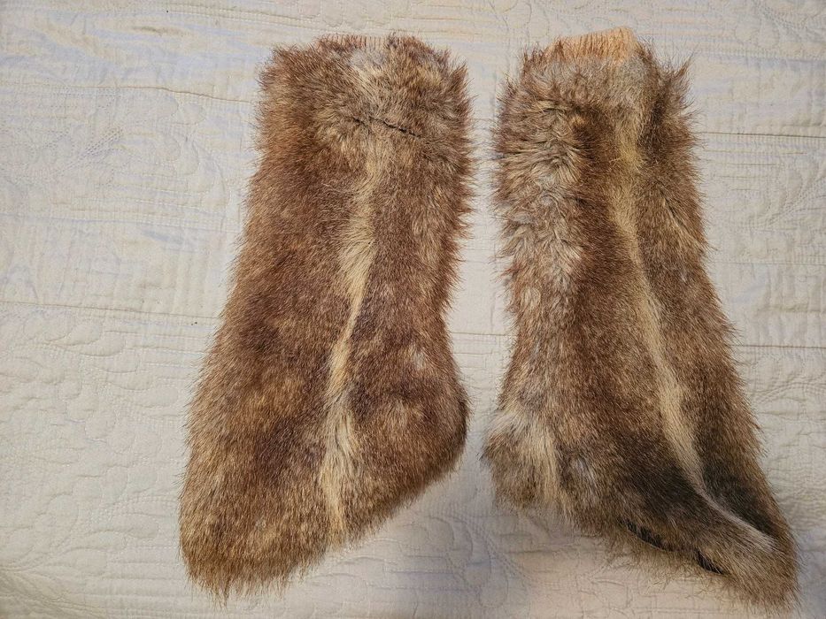 Комплект от пухкав елек и гети