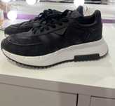 Чисто нови маратонки Adidas