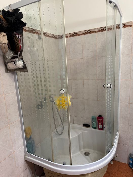 Vând cabină de duș