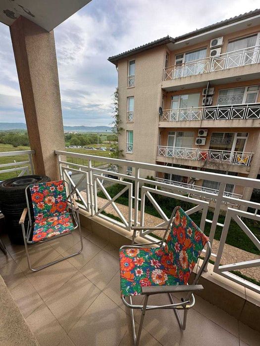 Наемете тристаен апартамент в Съни Дей 6