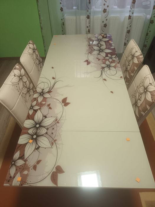 Masa noua de sticla cu 4scaune