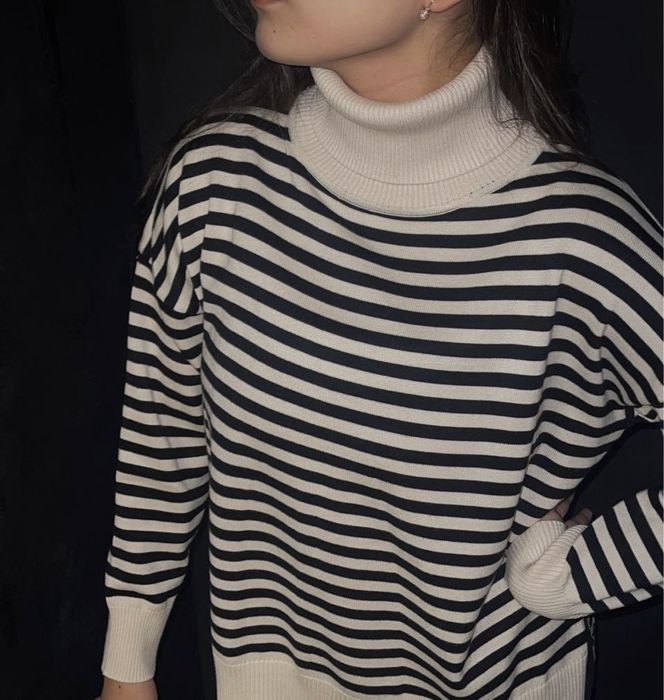 НОВЫЙ Свитер с горлышком