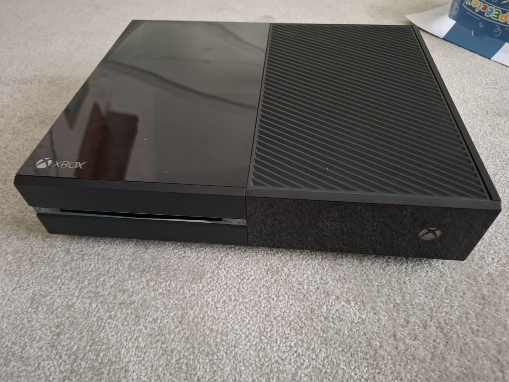 Xbox one console Usa are 512gb
