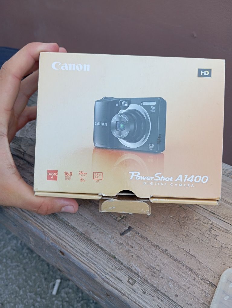 Aparat foto Canon digital nou