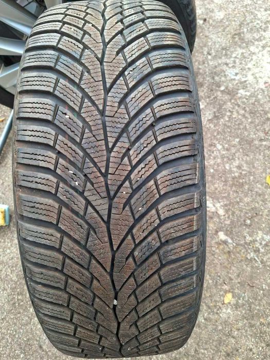 Комплект зимни гуми Continental 225/50/17