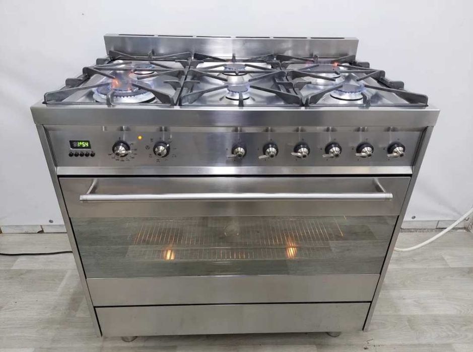 Продам газовую плиту б/у